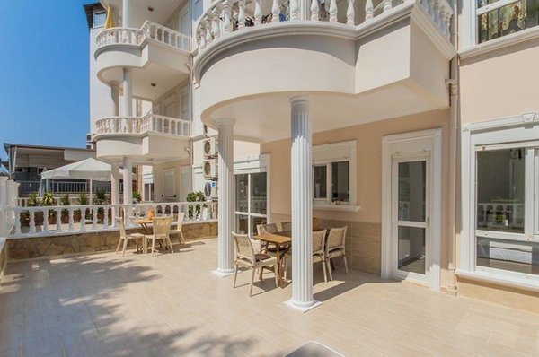 Furnished apartment only 100 m from the sea in Alanya - Centrum - 1