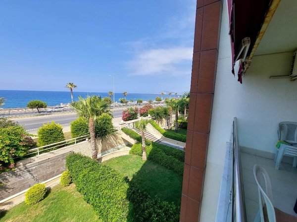 Möblerad lägenhet på första raden med havsutsikt Alanya - Kestel - 9