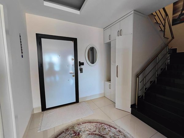 Zařízený mezonet apartmán se 3 ložnicemi a výhledem na moře Alanya - Tosmur - 7