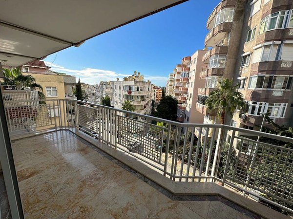 Na prodej zařízený byt, jen 500 metrů od pláže Kleopatra Alanya - centrum - 14